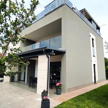 Indigo Villa *